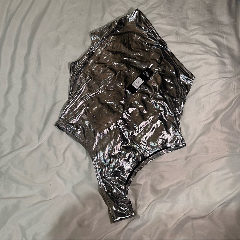 Silver Metallic One Shoulder Bodysuit Size XL NWT - Picture 2 of 5